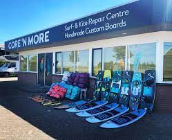 Afbeelding van "Core en More Surfshop en Kite reparatie"